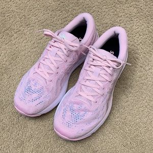 PRETTY 💕 PINK 💕 ASICS Gel Cumulus 23 size 9
